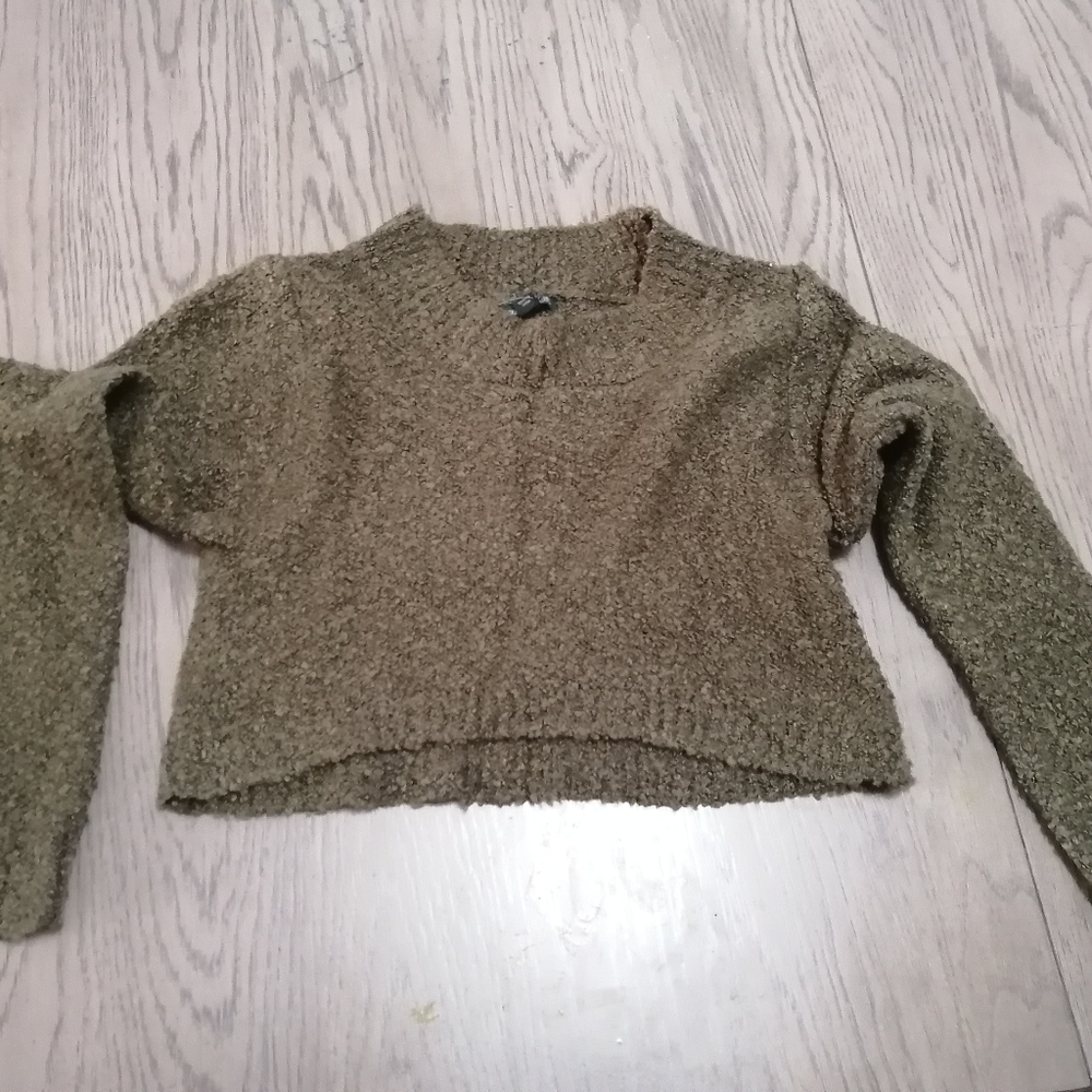 Women's Cropped Long Sleeve High-Low
Pullover - Wi